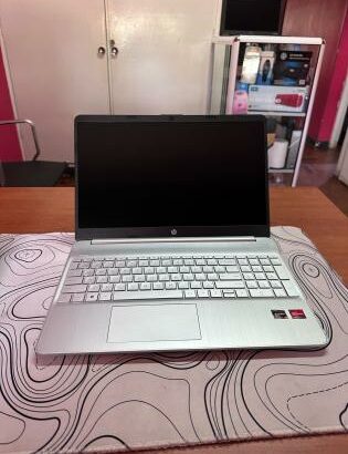 Hp 15s AMD Ryzen 5 5500U 8GB RAM 256GB SSD