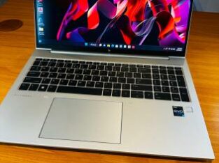HP Elitebook 860 G9 16” i7 12th 16GB RAM 512G SSD