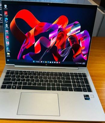 HP Elitebook 860 G9 16” i7 12th 16GB RAM 512G SSD