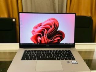 Huawei MateBook i3 10th 8GB RAM 256GB SSD