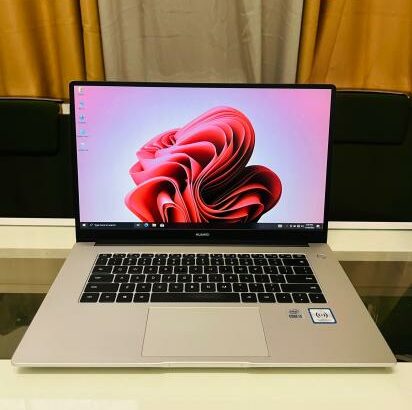 Huawei MateBook i3 10th 8GB RAM 256GB SSD