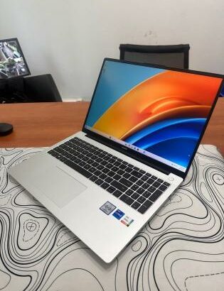 Huawei RLE-X i7 12th 16GB RAM 512GB SSD
