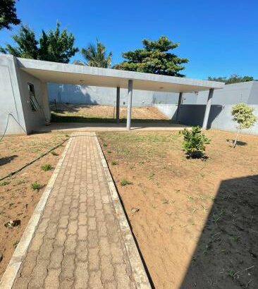 Moradia Duplex T4 com piscina, espaçosa no condomínio vila sol costa do sol triunfo Maputo