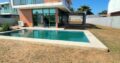 Moradia Duplex T4 com piscina, espaçosa no condomínio vila sol costa do sol triunfo Maputo