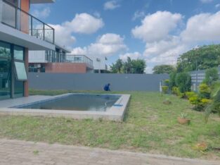 Moradia Duplex T4 com piscina, espaçosa no condomínio vila sol costa do sol triunfo Maputo