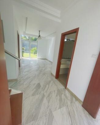Moradia Duplex T4 com piscina, espaçosa no condomínio vila sol costa do sol triunfo Maputo