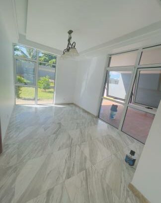 Moradia Duplex T4 com piscina, espaçosa no condomínio vila sol costa do sol triunfo Maputo
