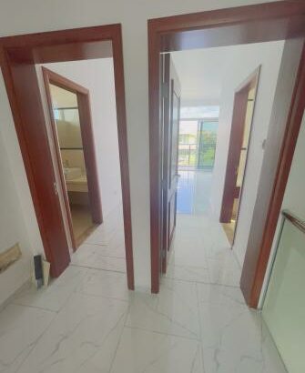 Moradia Duplex T4 com piscina, espaçosa no condomínio vila sol costa do sol triunfo Maputo