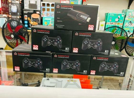 K8 Gamestick (32.000 jogos clássicos inclusos)