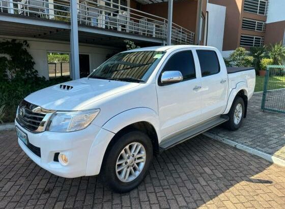 TOYOTA HILUX RAIDER CLEAN