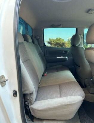 TOYOTA HILUX RAIDER CLEAN