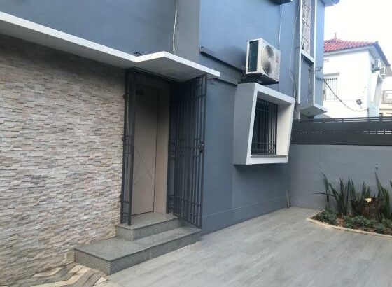 Grande Oportunidade Vende se Geminada Tipo 3 Zona Nobre Próximo ao HCM