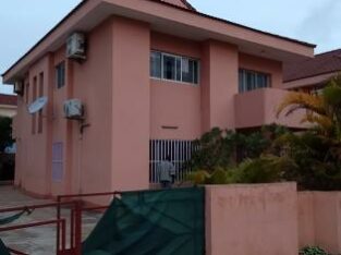 Grande Oportunidade de Compra Vende se Moradia tipo 3n Triunfo  Próximo do Mar dentro de condomínio