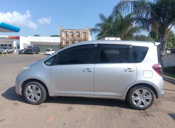 TOYOTA RACTIS 2009 CLEAN