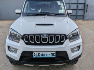 MAHINDRA PICK UP CLEAN