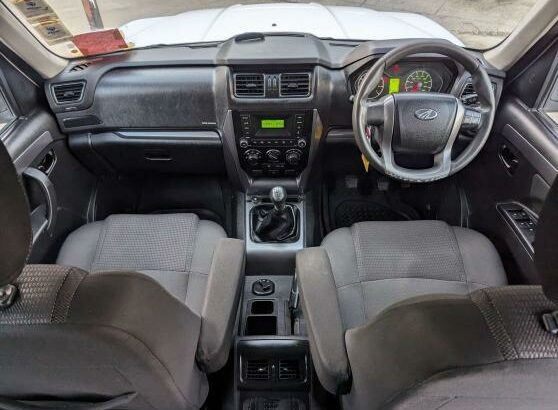 MAHINDRA PICK UP CLEAN