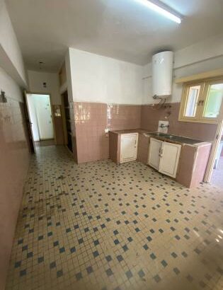 Vende se Apartamento Tipo 3 Próximo ao Jardim Dona Berta