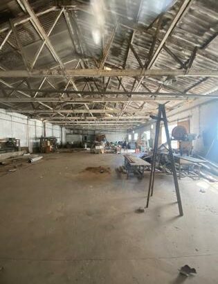 VENDE SE ARMAZÉM NA AV DA ANGOLA