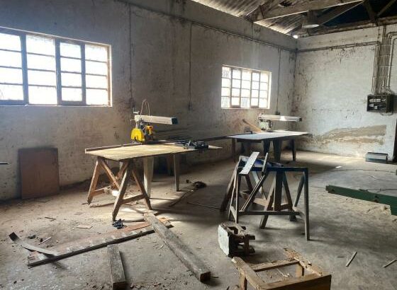 VENDE SE ARMAZÉM NA AV DA ANGOLA