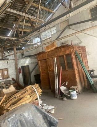 VENDE SE ARMAZÉM NA AV DA ANGOLA