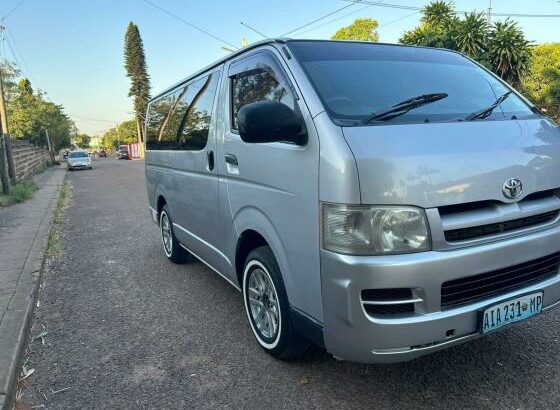 TOYOTA QUANTUM CLEAN