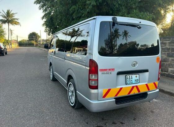 TOYOTA QUANTUM CLEAN