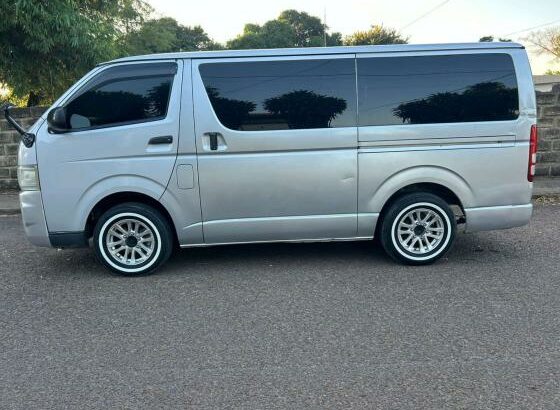 TOYOTA QUANTUM CLEAN