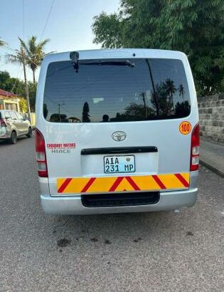 TOYOTA QUANTUM CLEAN