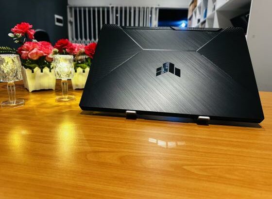 Lap Top Gamer  Asus TUF GAMING F15 FX506HF Intel core I5-11400H 2.70 GHZ (12 CPUS ) 16 GB DDR4 SDRAM 512 GB SSD NVMe Display1:UHD Graphics  Display2:N
