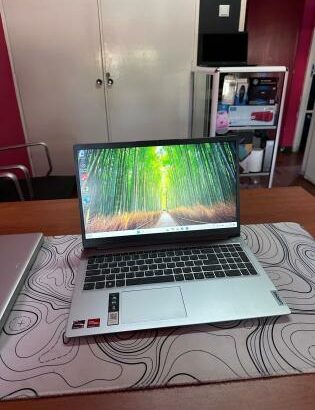 Lenovo Ideapad 1 AMD Ryzen 3 7320U 8GB RAM 512GB SSD