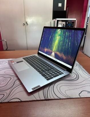 Lenovo Ideapad 1 AMD Ryzen 3 7320U 8GB RAM 512GB SSD