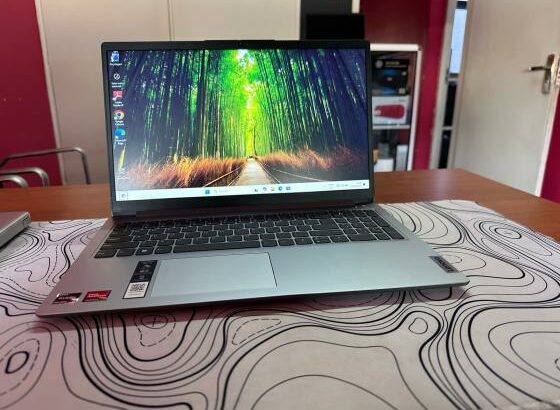 Lenovo Ideapad 1 AMD Ryzen 3 7320U 8GB RAM 512GB SSD