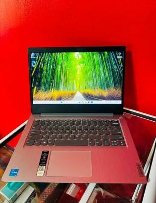 Lenovo Ideapad 3 i3 11th 8GB RAM 256GB SSD