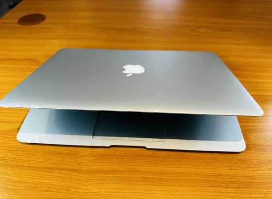 MacBook Air 2015 Limpinho Em Promoção Entrega Gratuita Maputo/Matola  Intel Core I5 1.60 GHZ  8GB RAM  256 GB SSD NVME  13.3 Inch (1440×900) Intel HD