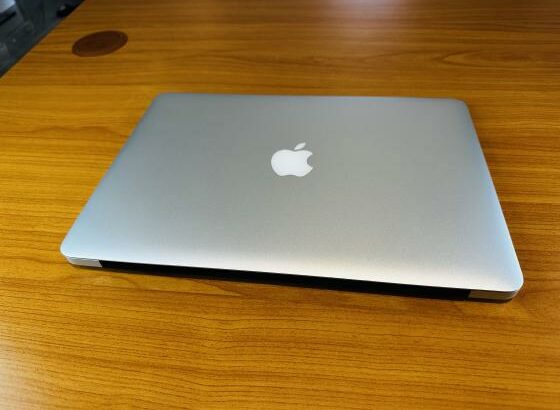 MacBook Air 2015 Limpinho Em Promoção Entrega Gratuita Maputo/Matola  Intel Core I5 1.60 GHZ  8GB RAM  256 GB SSD NVME  13.3 Inch (1440×900) Intel HD