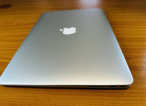 MacBook Air 2015 Limpinho Em Promoção Entrega Gratuita Maputo/Matola  Intel Core I5 1.60 GHZ  8GB RAM  256 GB SSD NVME  13.3 Inch (1440×900) Intel HD