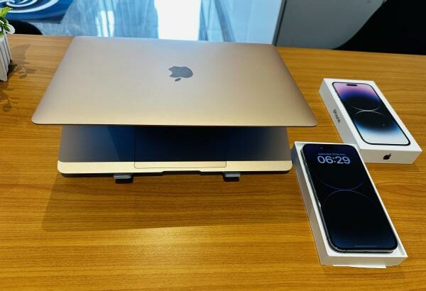 MacBook Air 2019 Retina Display  Gold and Limited Edition  13.3-Inch 128 GB SSD  1.60GHZ  8GB 2133 MHZ Intel UHD Graphics 2 GB  13.3 inch 2560×1600 Ba