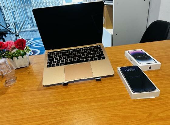 MacBook Air 2019 Retina Display  Gold and Limited Edition  13.3-Inch 128 GB SSD  1.60GHZ  8GB 2133 MHZ Intel UHD Graphics 2 GB  13.3 inch 2560×1600 Ba