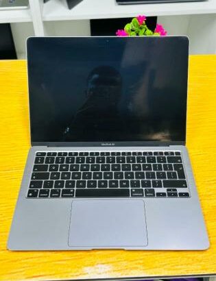 MacBook Air 2020 Apple M1 8GB RAM 256GB SSD Tela 13.3″