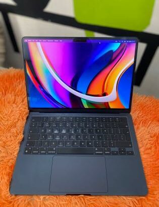 MacBook Air 2022 M2 8GB 256GB SSD 13.6”