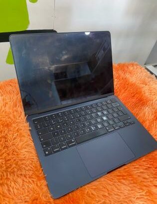 MacBook Air 2022 M2 8GB 256GB SSD 13.6”