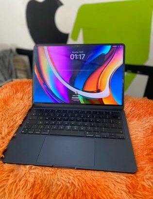 MacBook Air 2022 M2 8GB 256GB SSD 13.6”