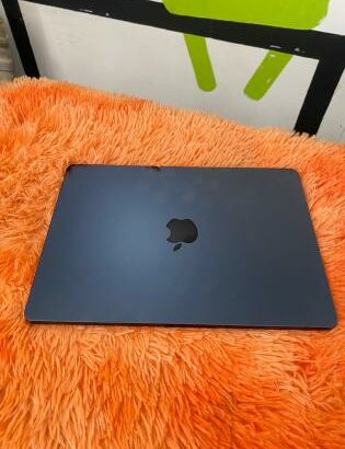 MacBook Air 2022 M2 8GB 256GB SSD 13.6”