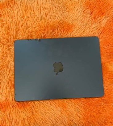 MacBook Air 2022 M2 8GB 256GB SSD 13.6”