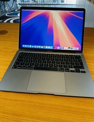 SEMI-NOVO MacBook Air 2019  Retina Display 13-Inch  1.6GHZ Intel core I5  8GB 2133MHZ 128  GB SSD  intel UHD Graphis 617 1536MB  Preço :43.500.00MT