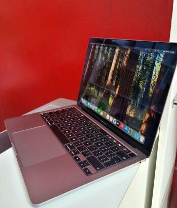 MacBook Pro 2020 M1 TouchBar 512GB SSD 8GB RAM