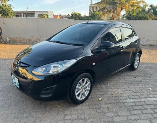 Mazda Demio 2012 1.3 Skyactive Recém importado