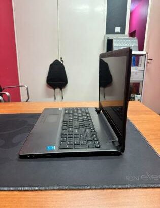 Mecer Expressionista i5 5th 4GB RAM 500GB