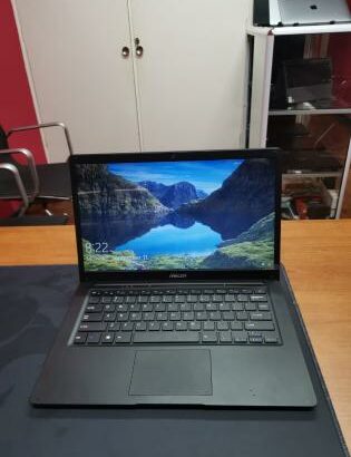 Mecer Z140C dual Core N3350 4GB RAM 64GB emmC