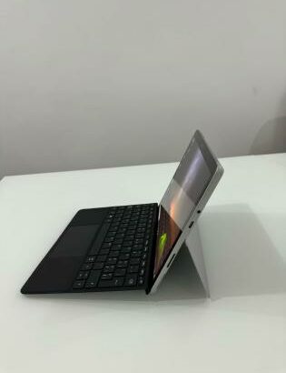 Microsoft Surface go 2 M3 8th 256GB SSD 10.5” Touch